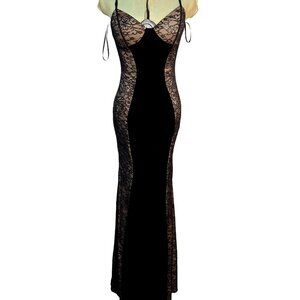Woman Windsor dark romantic lace velvet croquette bodycon maxi dress size M